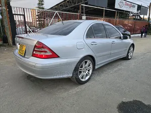 Mercedes-Benz E230 2005 Silver