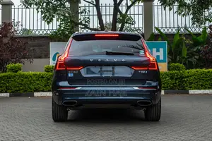 Volvo XC60 2019 Blue