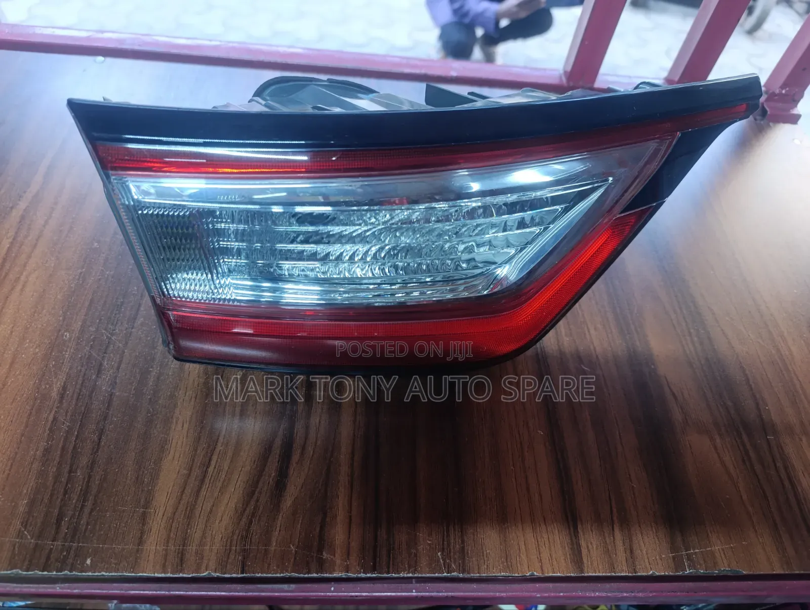 Harrier 2018 Bootlight Red Clean 
