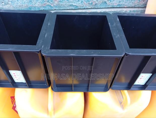 150by150mm Plastic Moulds(Concrete Moulds) - thumbnail 2