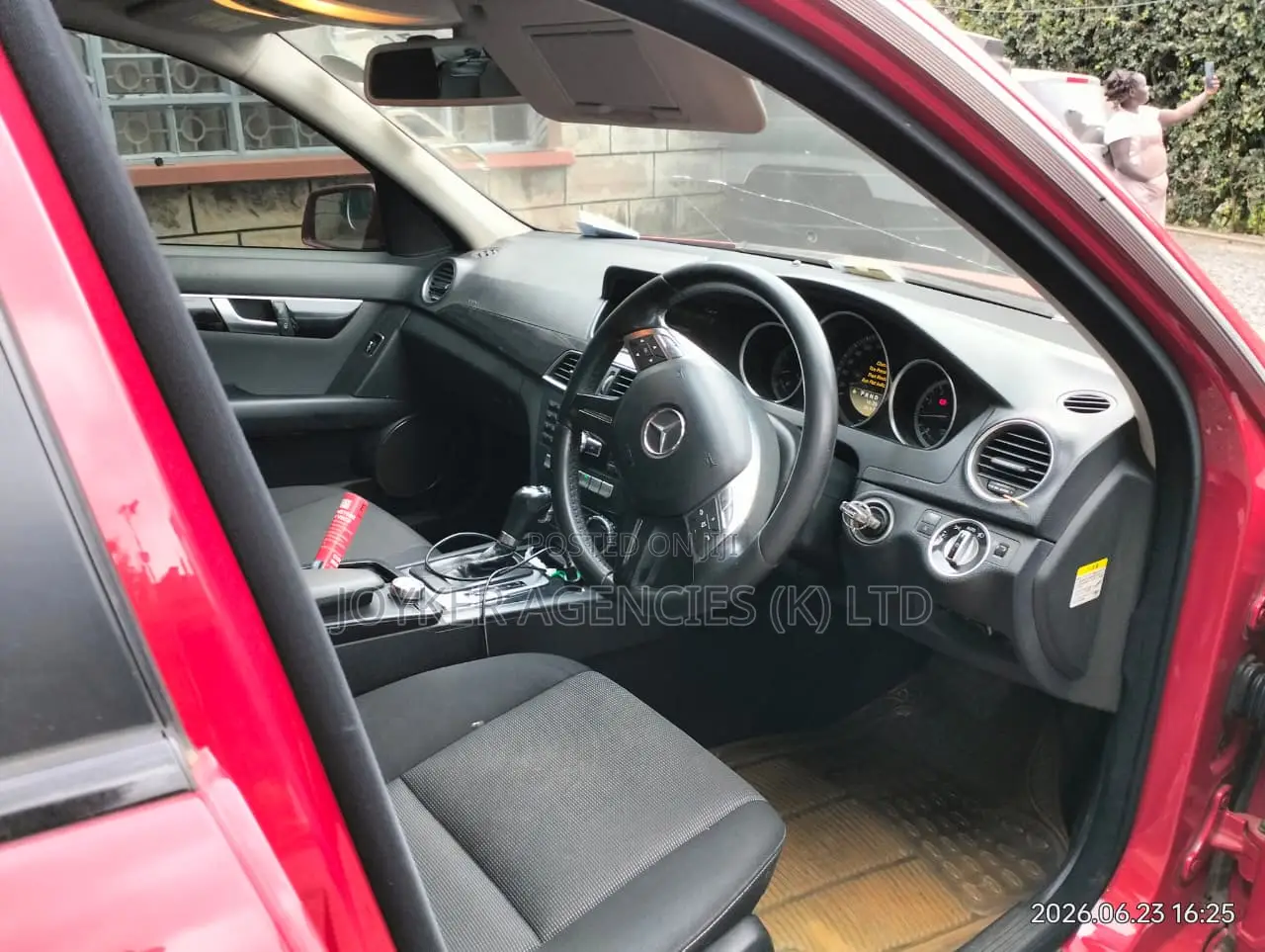 Mercedes-Benz C180 2012 Red