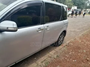 Toyota Sienta 2013 Silver