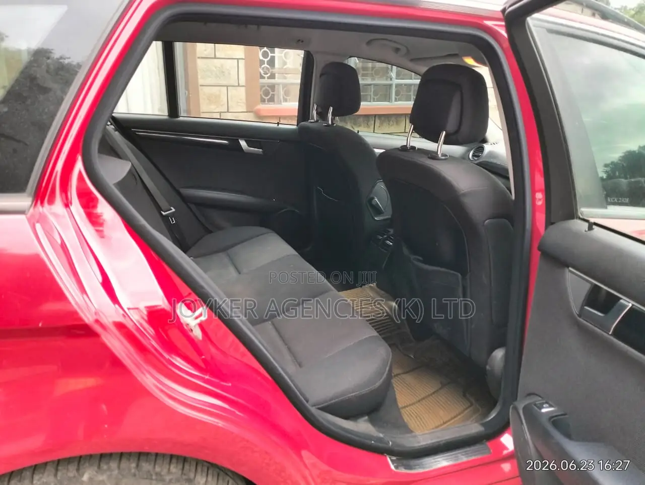 Mercedes-Benz C180 2012 Red