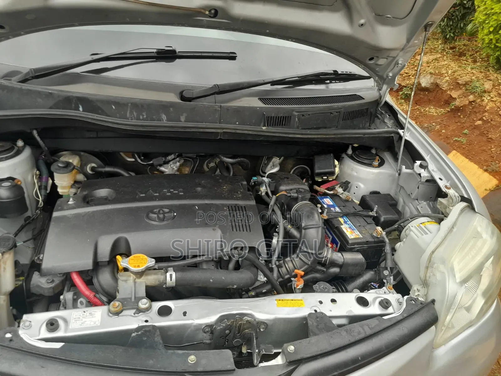 Toyota Sienta 2013 Silver