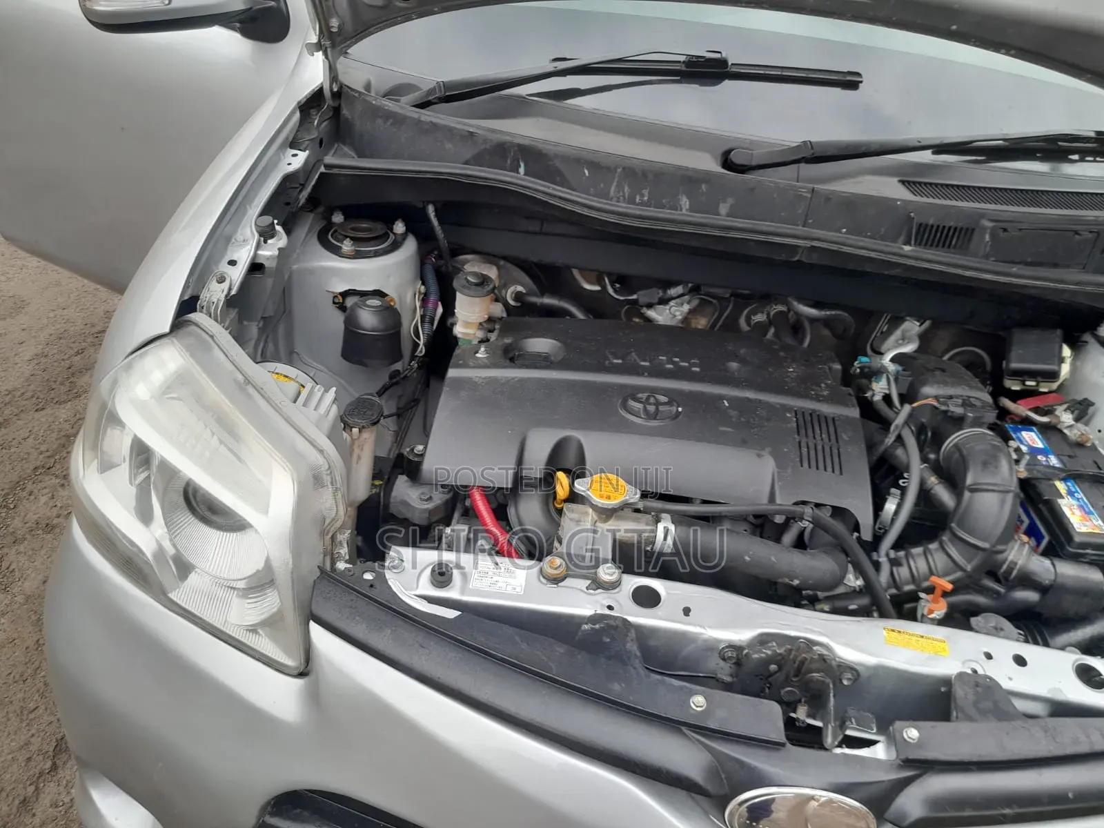 Toyota Sienta 2013 Silver