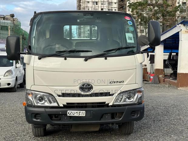 Toyota Dyna - thumbnail 2