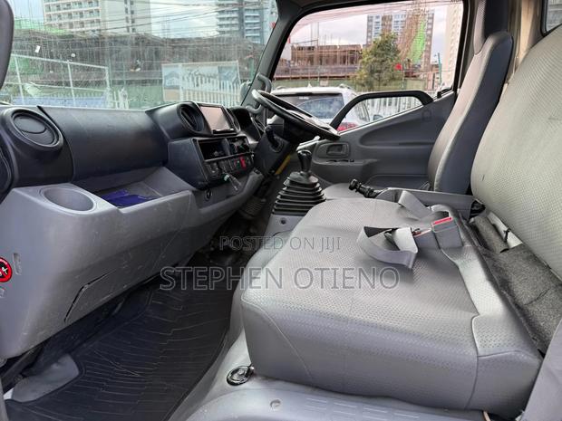 Toyota Dyna - thumbnail 4