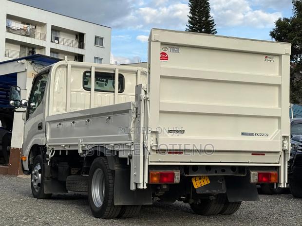 Toyota Dyna - thumbnail 6