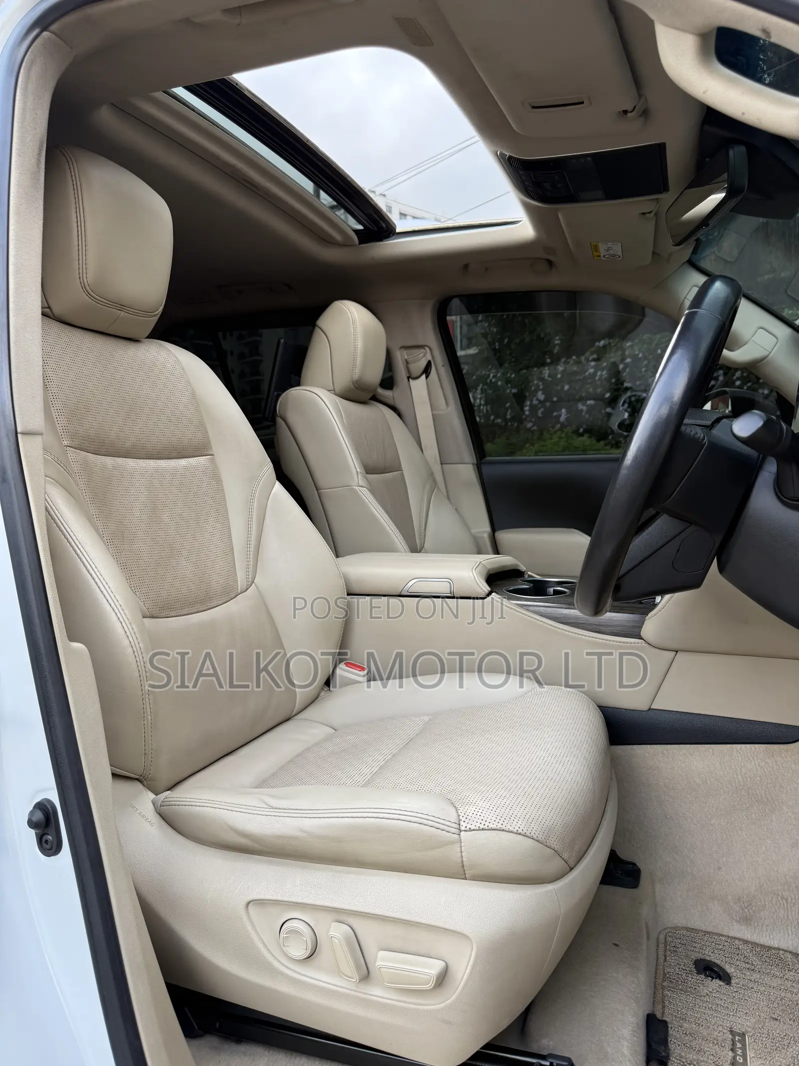 Toyota Land Cruiser LC300 2022 White