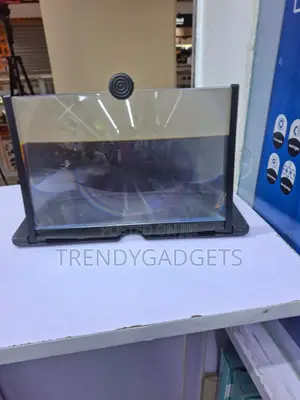 Smartphone Screen Enlarger With Adjustable Viewing Angle