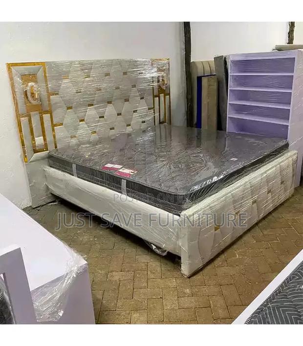5x6 Luxury Upholstered Bed With Built-in Led Lights