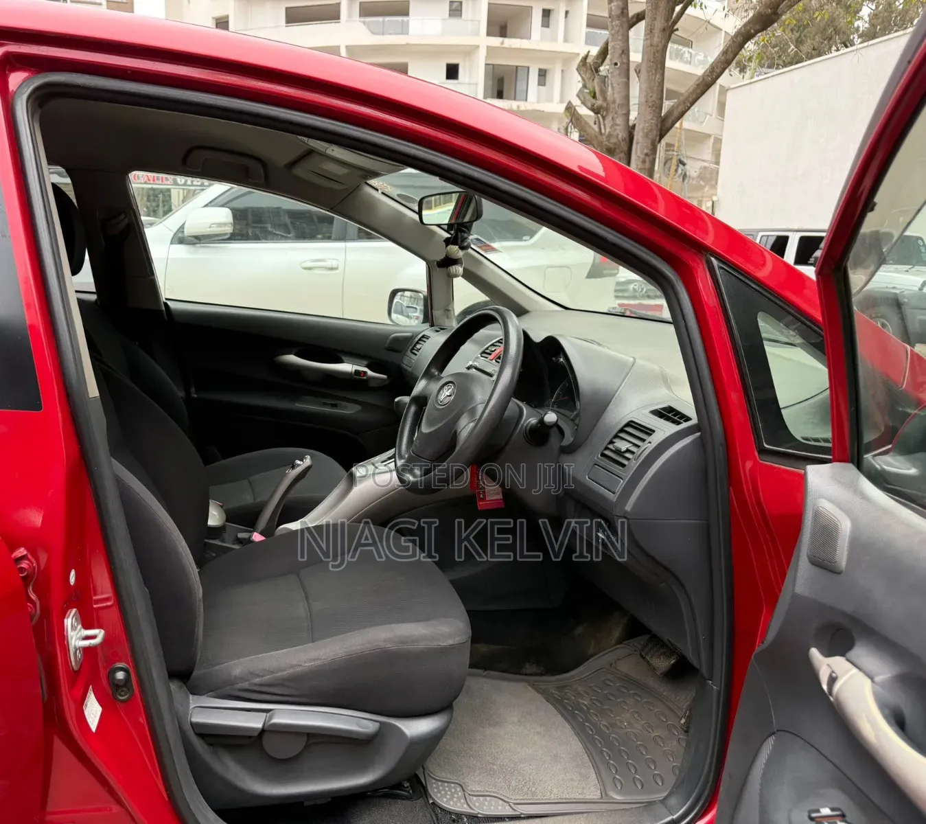 Toyota Auris 2007 Red