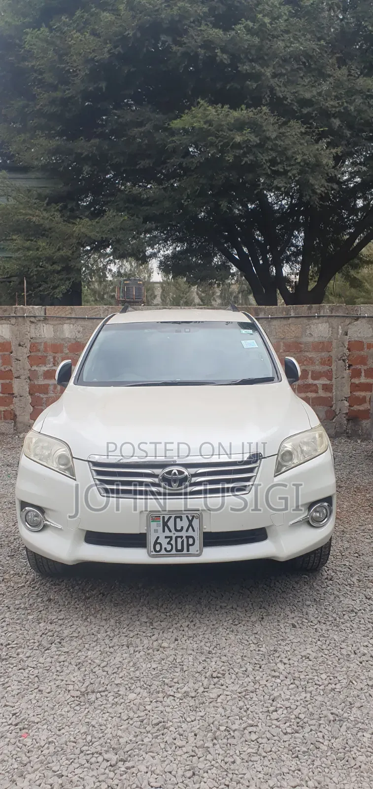Toyota Vanguard 2013 White