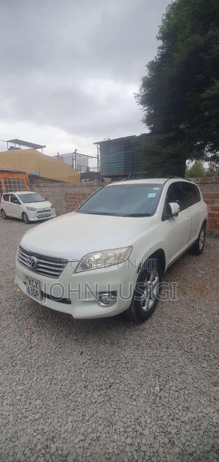 Toyota Vanguard 2013 White