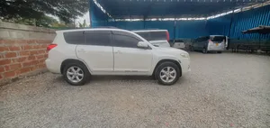 Toyota Vanguard 2013 White