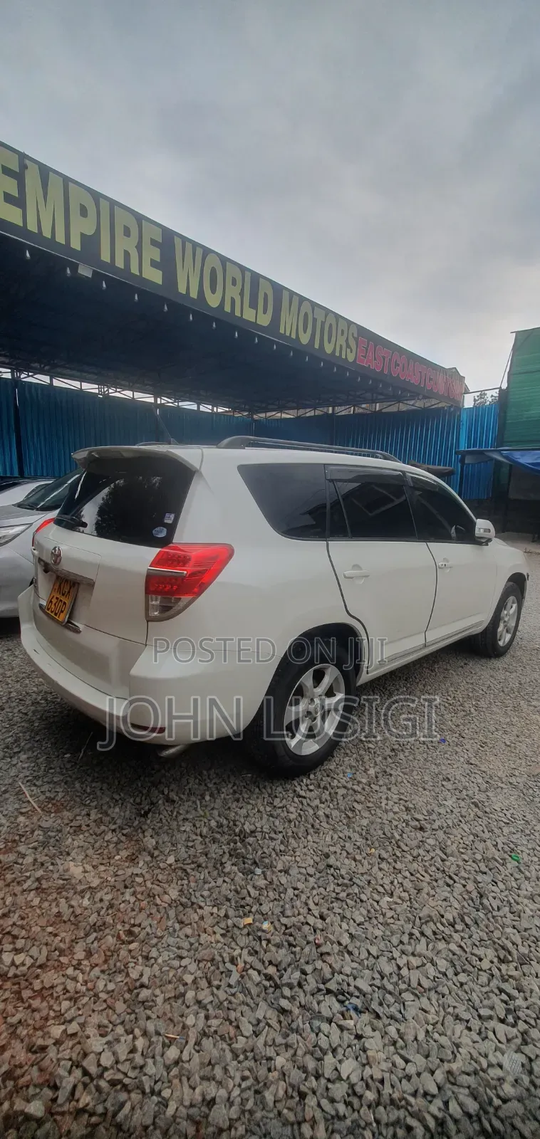 Toyota Vanguard 2013 White