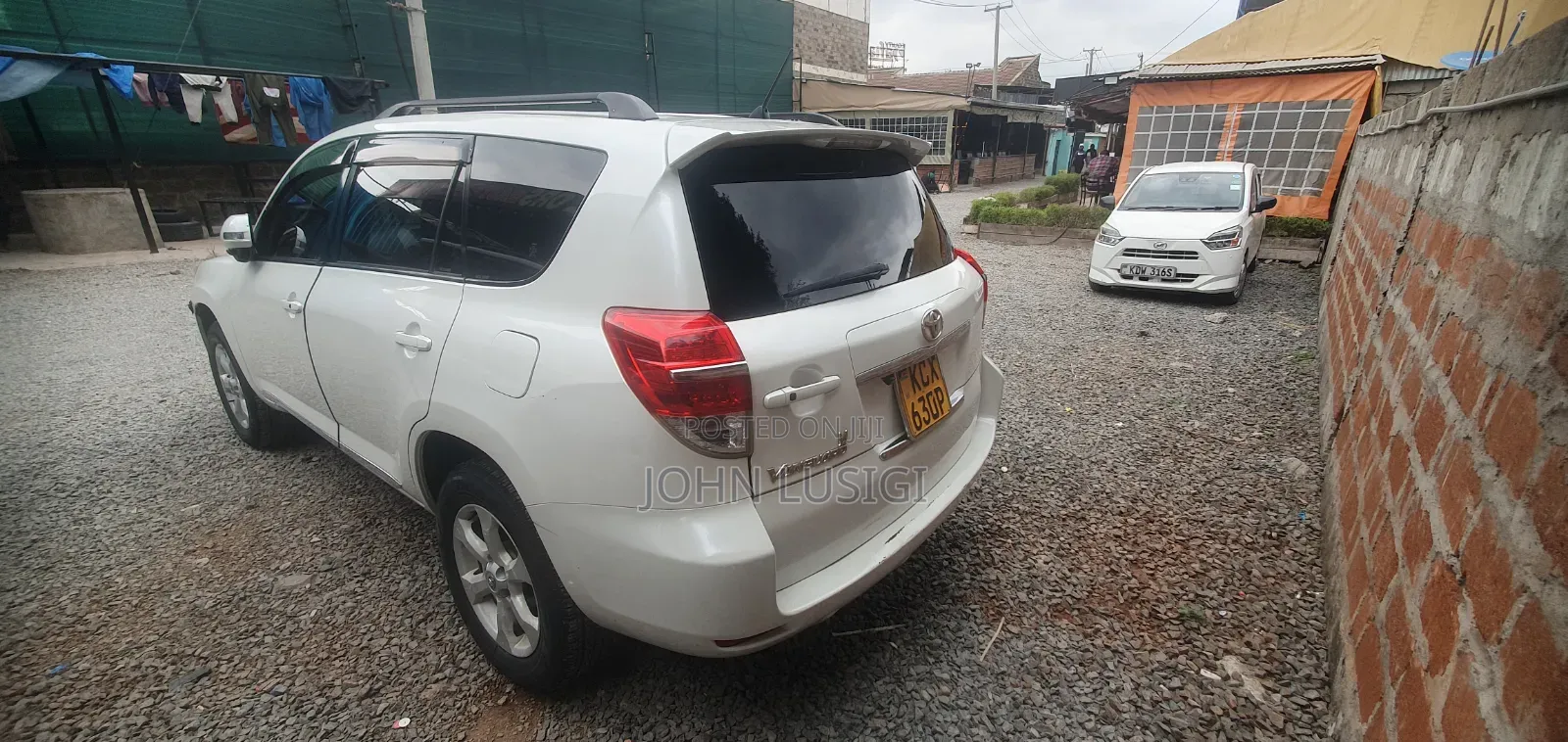 Toyota Vanguard 2013 White
