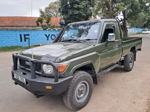 Toyota Land Cruiser 2012 Green