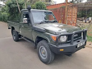 Toyota Land Cruiser 2012 Green