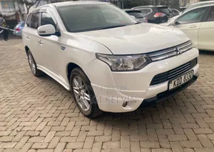 Mitsubishi Outlander 2.0 PHEV AWD 2014 White