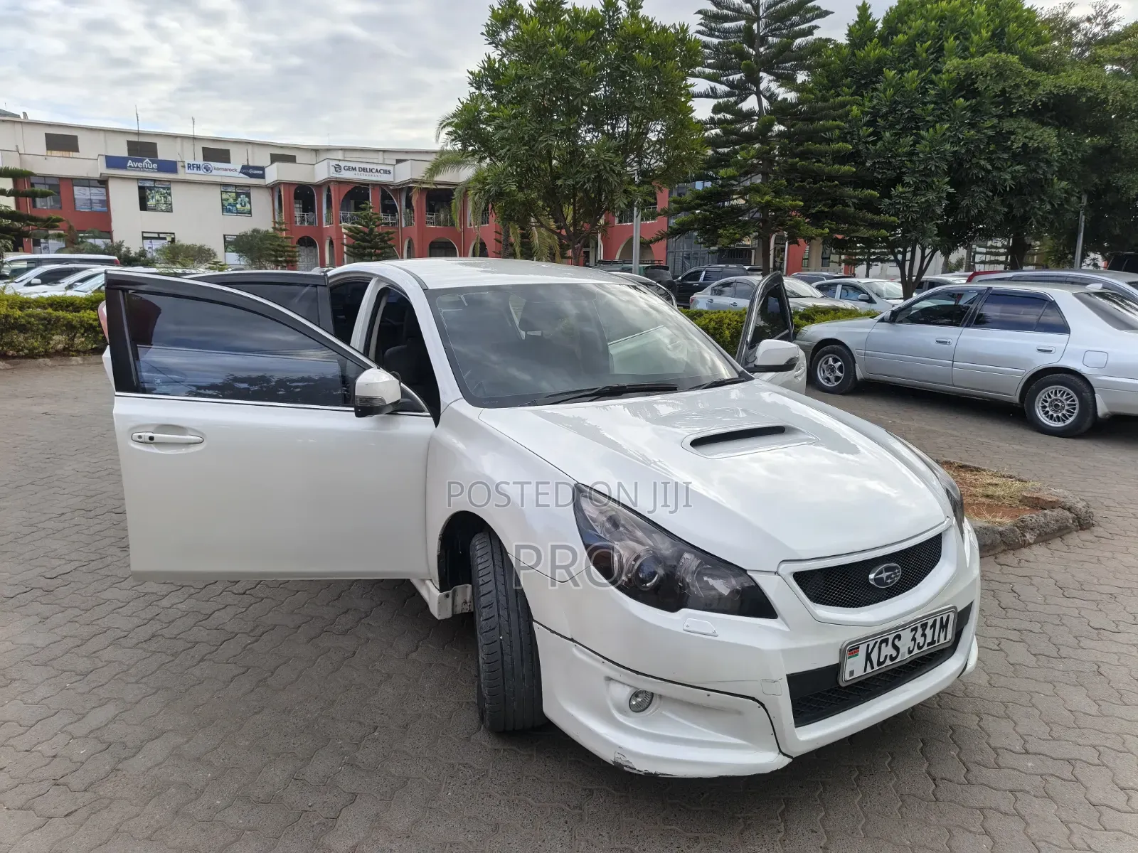 Subaru Legacy 2011 White