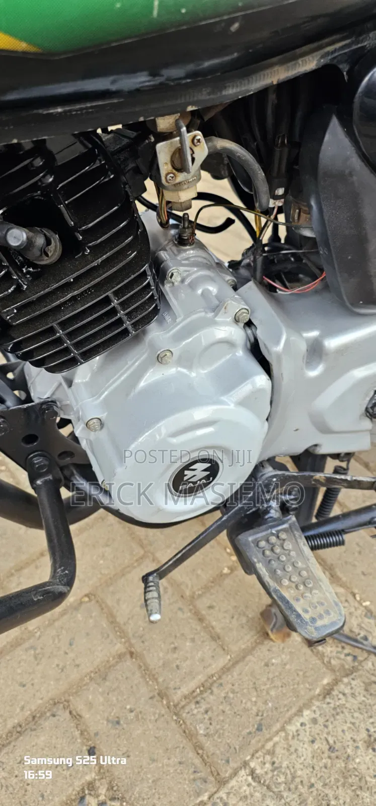 Bajaj Boxer 150 UG 2025 Black