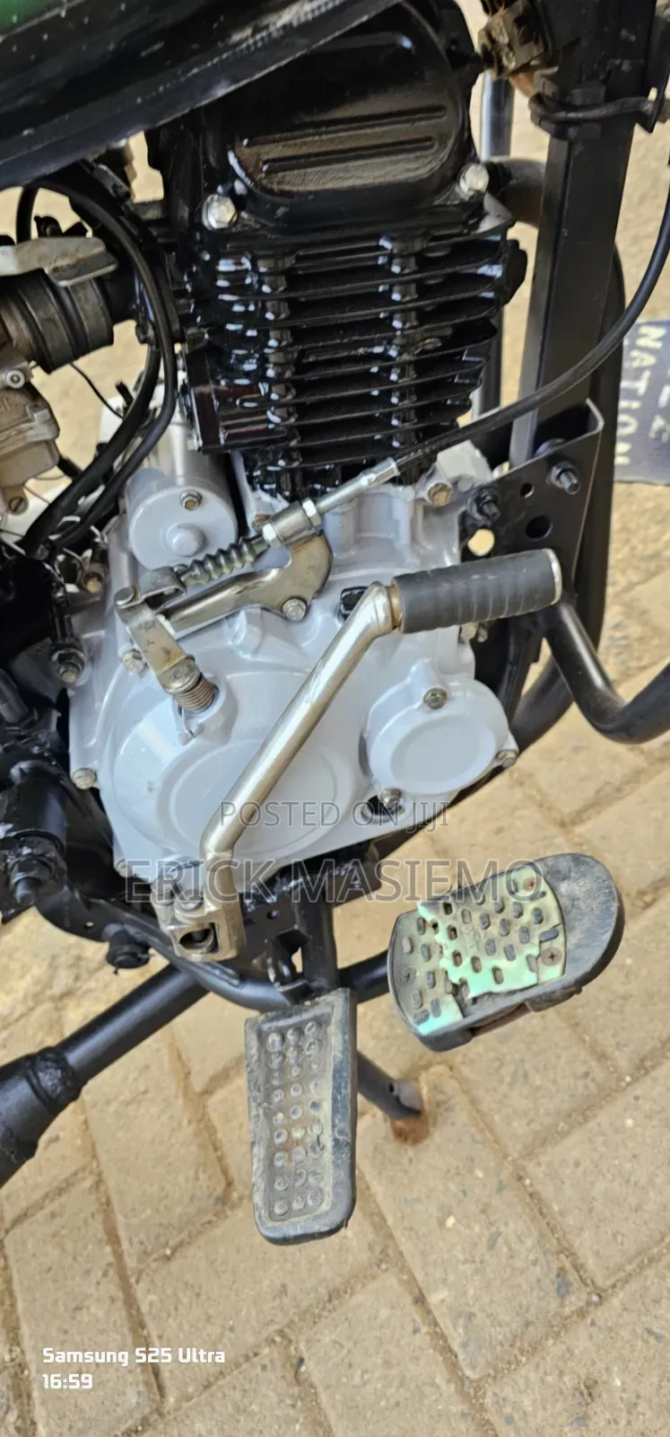 Bajaj Boxer 150 UG 2025 Black