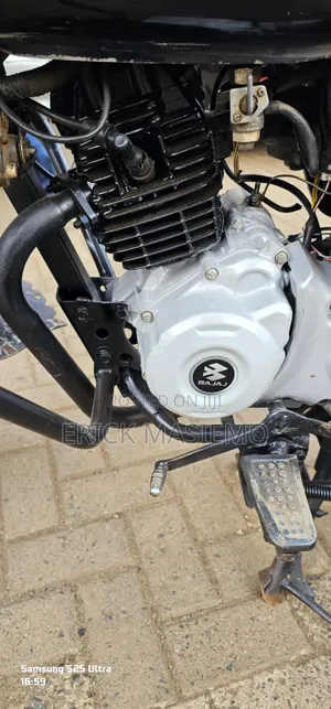 Bajaj Boxer 150 UG 2025 Black