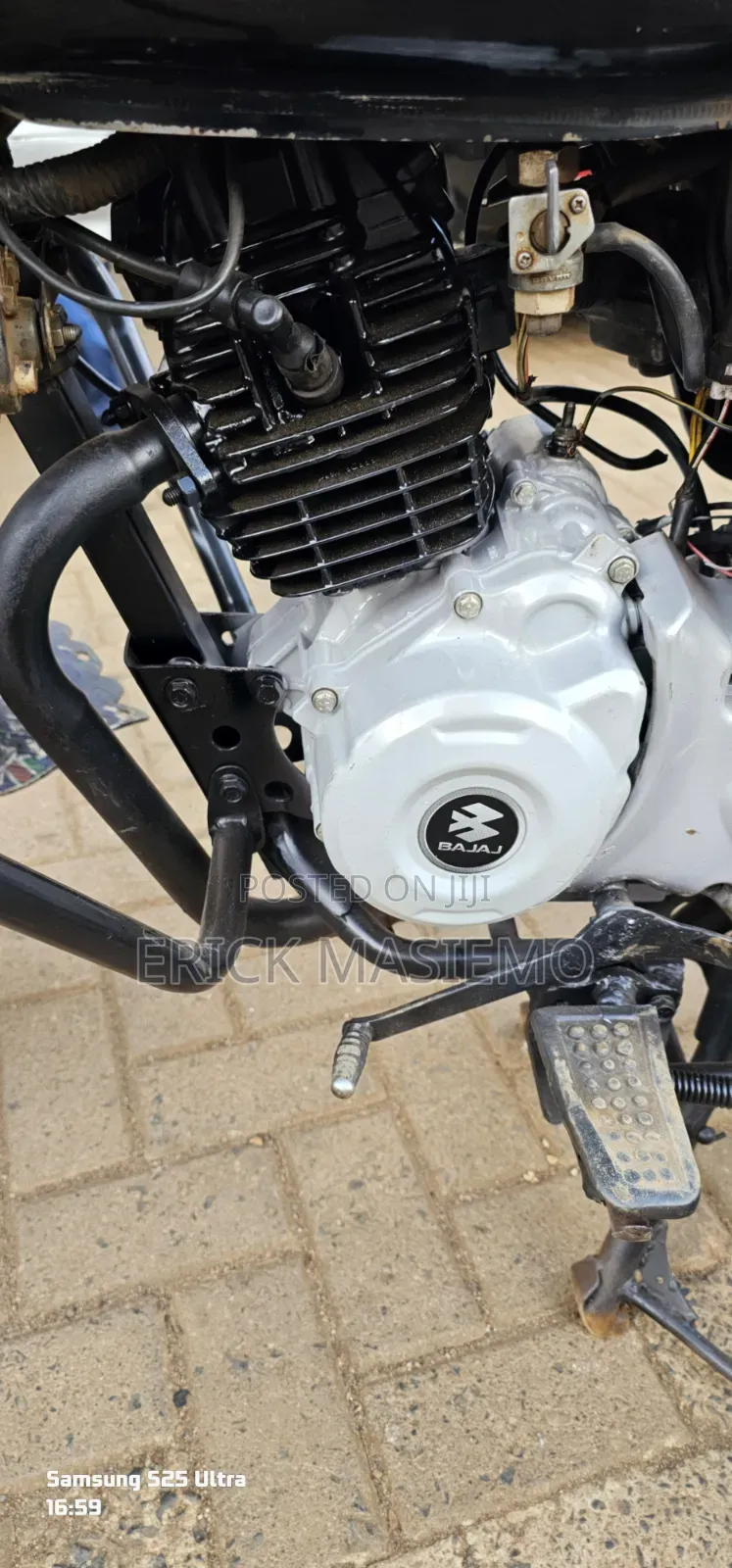 Bajaj Boxer 150 UG 2025 Black