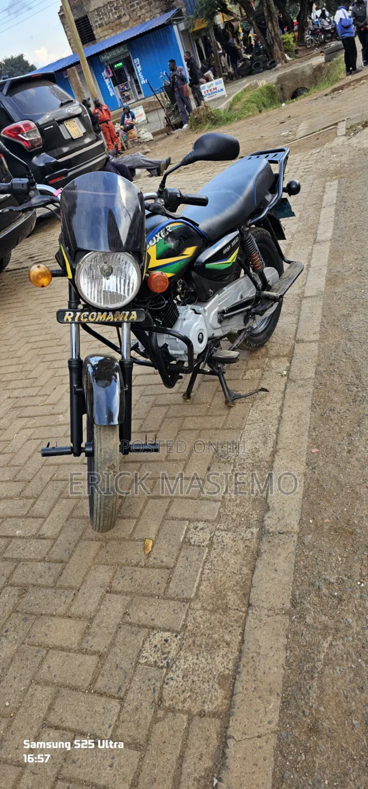 Bajaj Boxer 150 UG 2025 Black