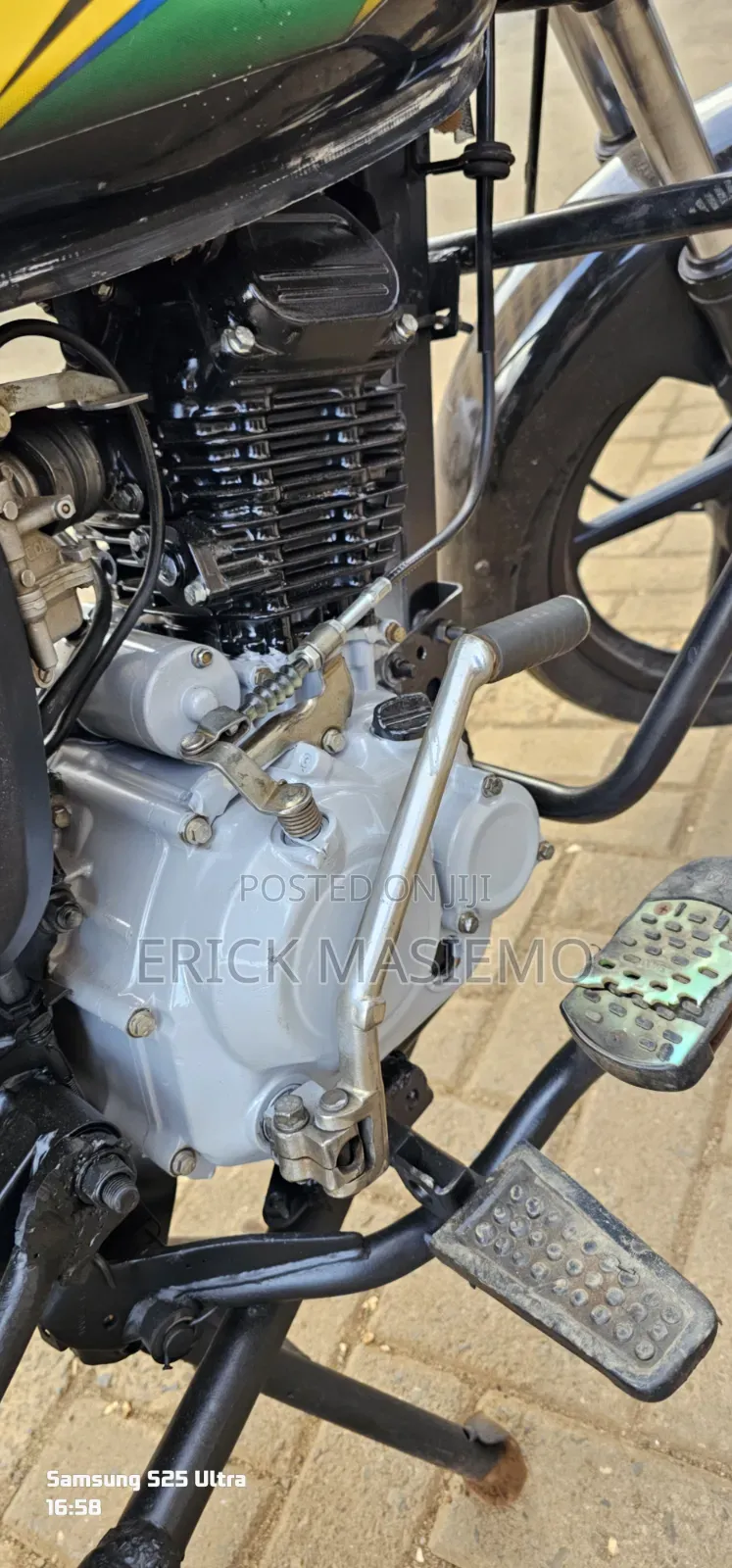 Bajaj Boxer 150 UG 2025 Black