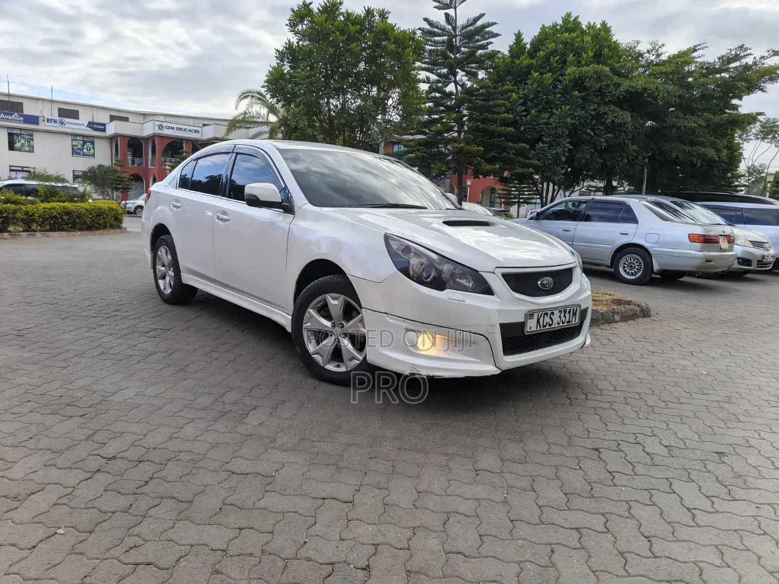 Subaru Legacy 2011 White