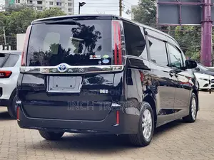 Toyota Noah 1.8 FWD Hybrid (7 seater) 2019 Black