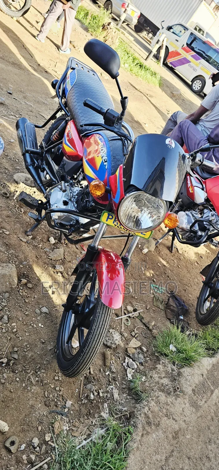 Bajaj Boxer 150 UG 2026 Red