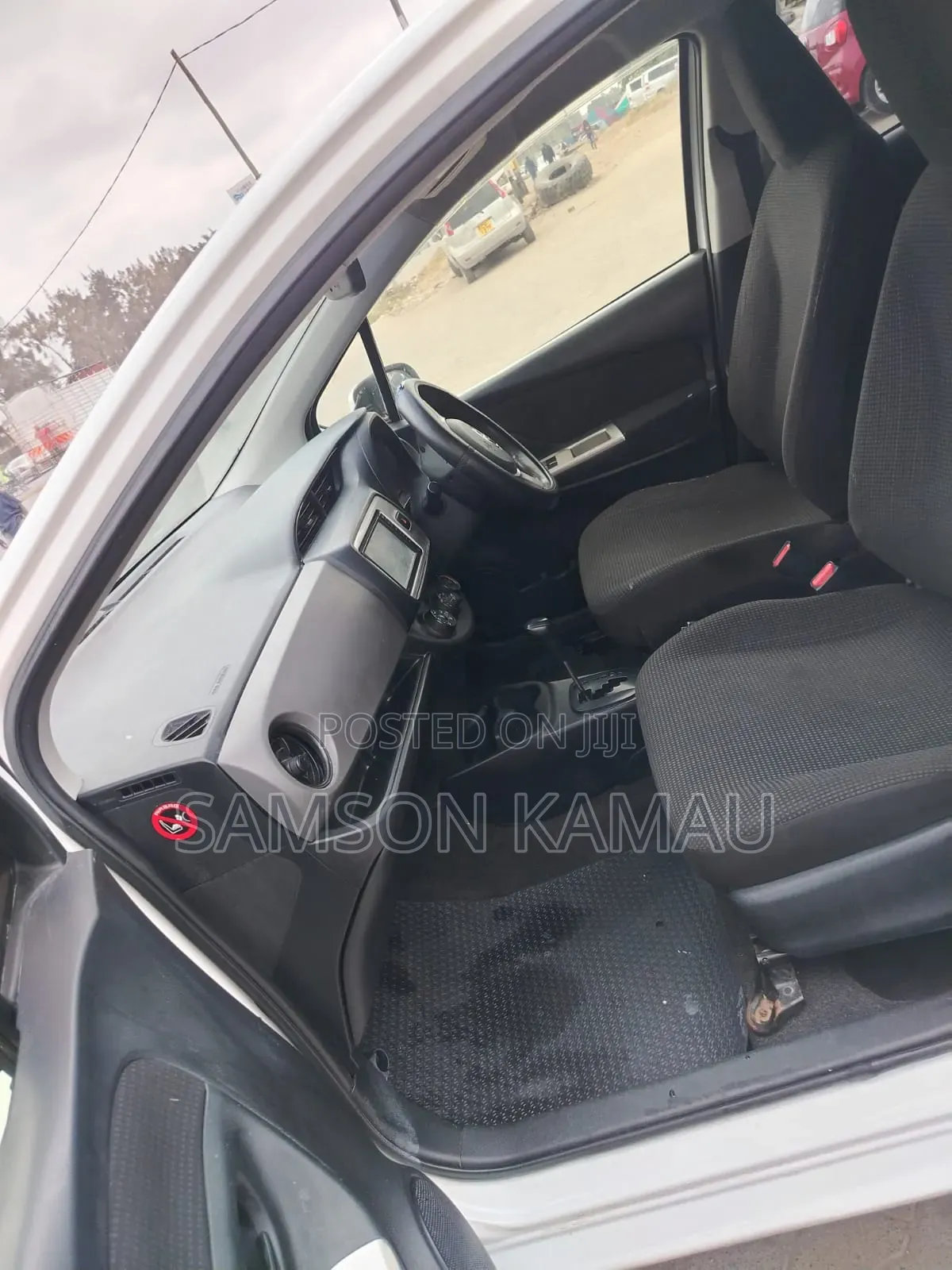 Toyota Vitz 2016 White
