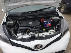 Toyota Vitz 2016 White