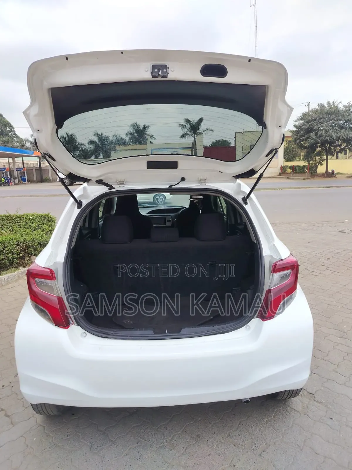Toyota Vitz 2016 White