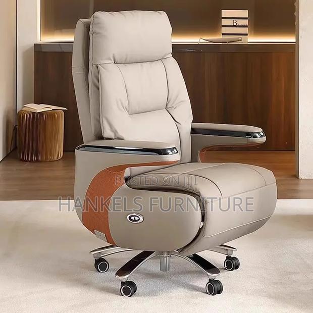 Director's Executive Office Chair – Premium Ergonomic Seating