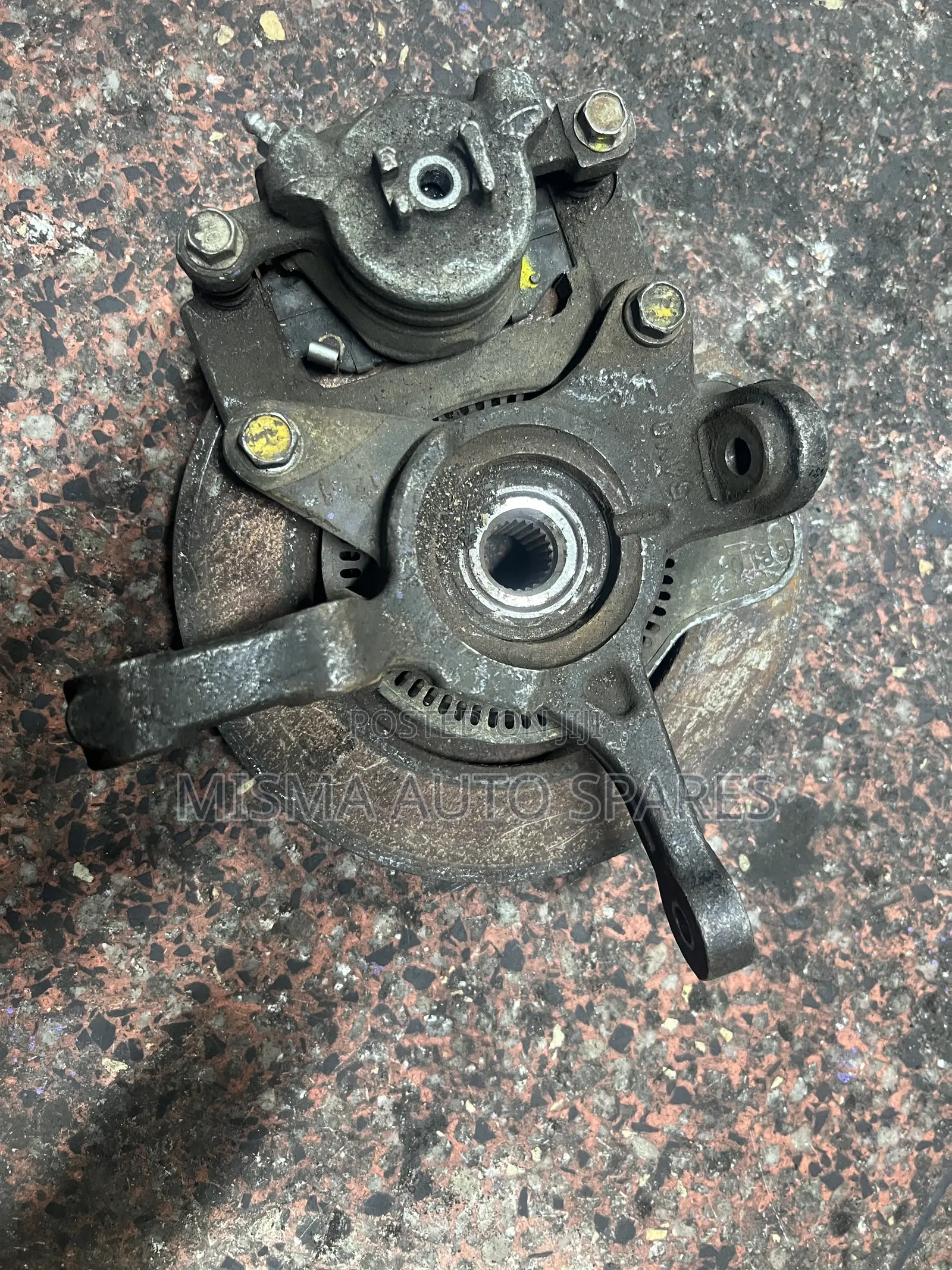 Front Hub Suzuki Solio