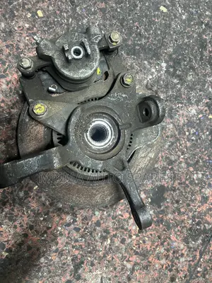 Front Hub Suzuki Solio