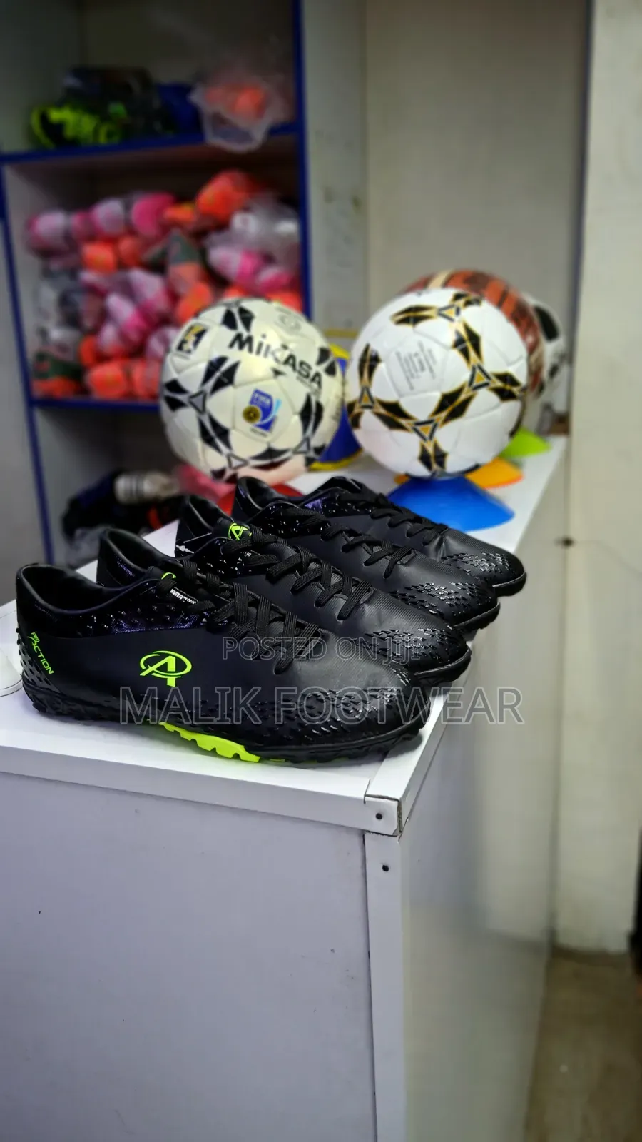 Action Football Trainers
