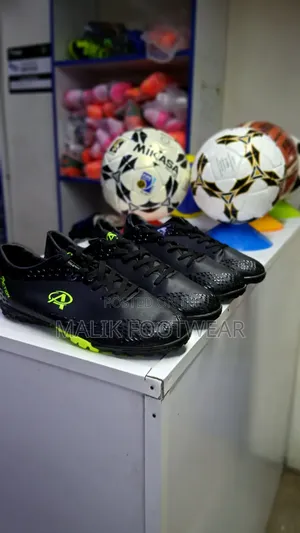 Action Football Trainers