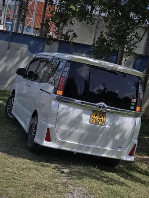 Toyota Voxy 2017 White