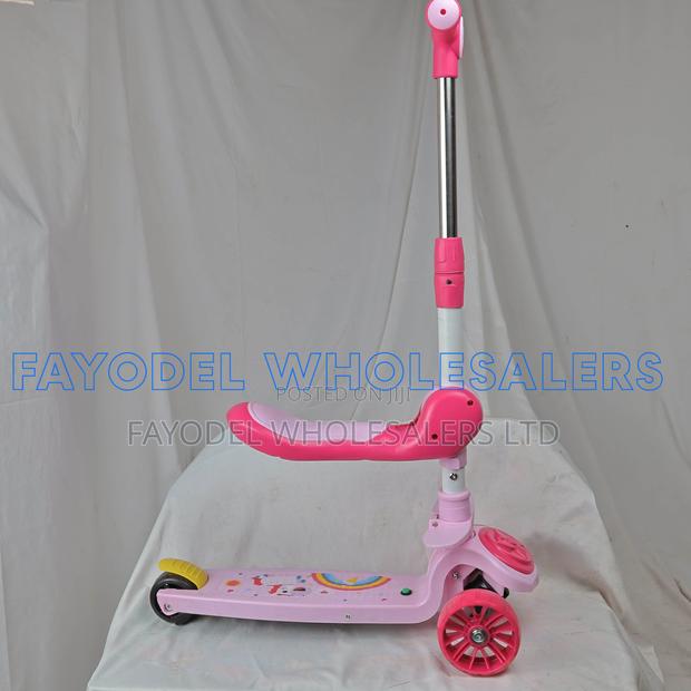 Pink Ride-on Scooter With Adjustable Height