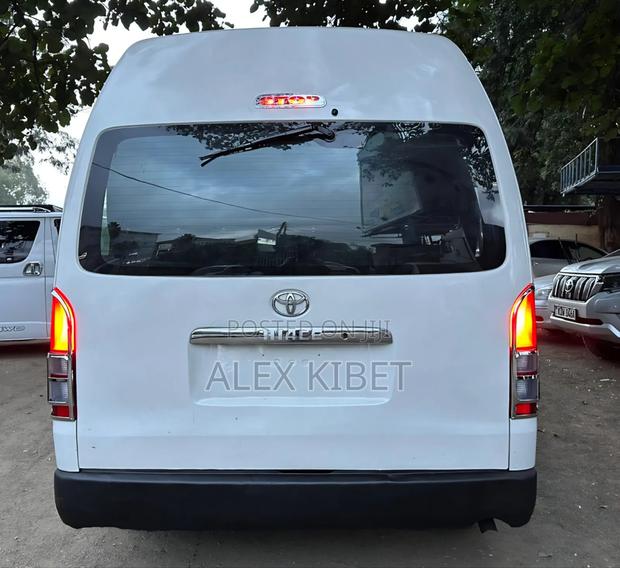 Toyota HiAce 2019 White - thumbnail 2