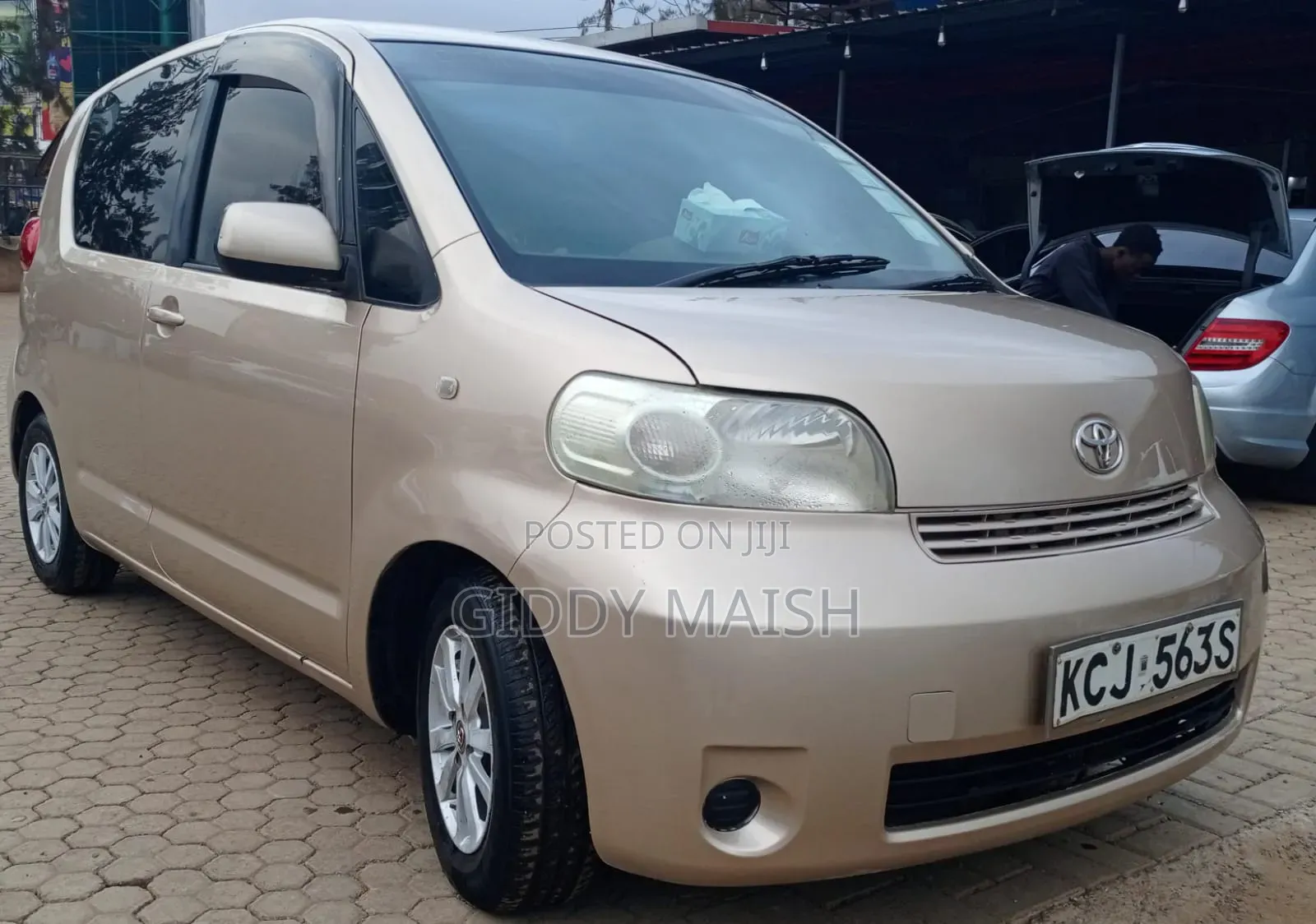 Toyota Porte 2009 White
