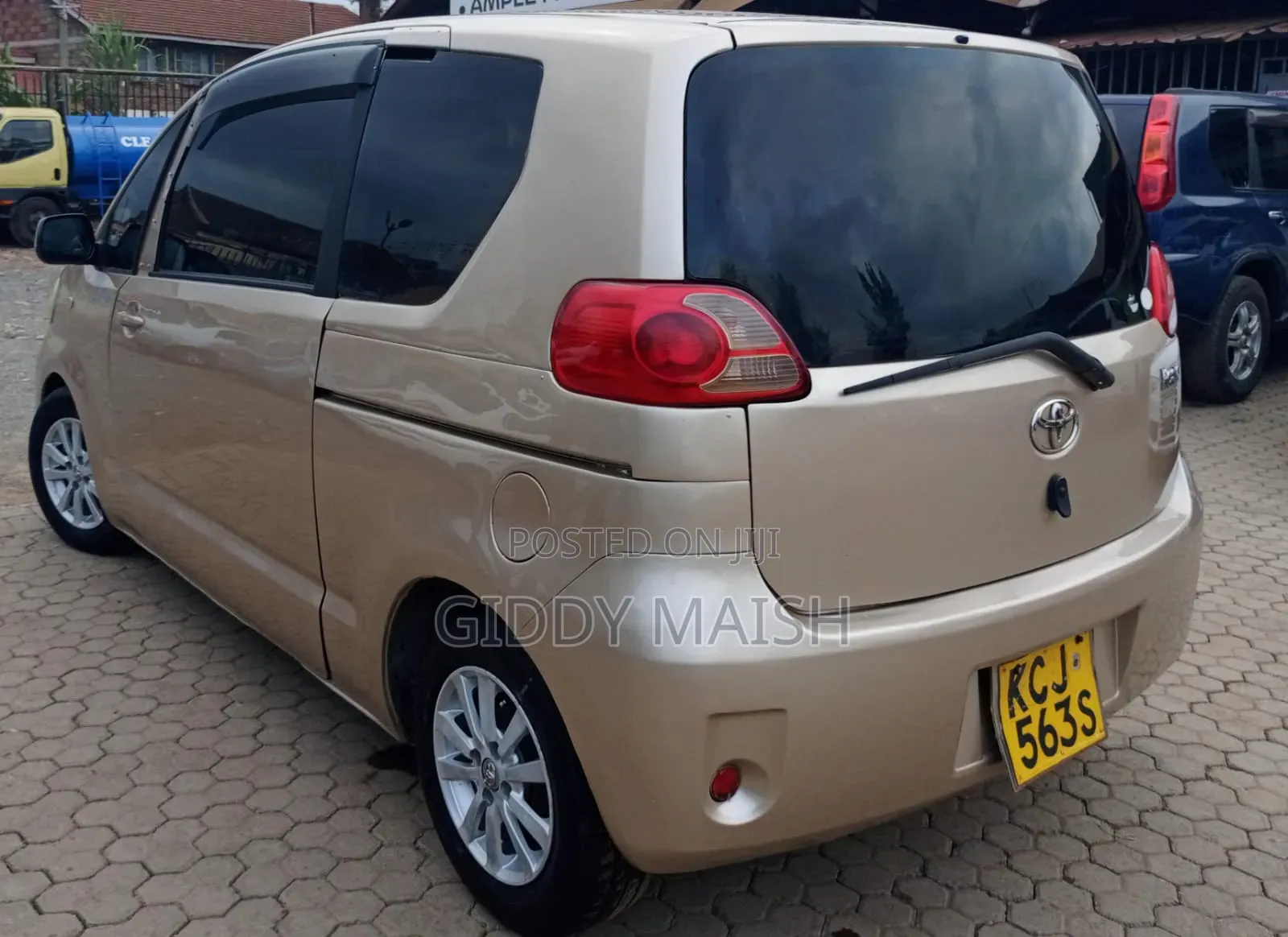Toyota Porte 2009 White