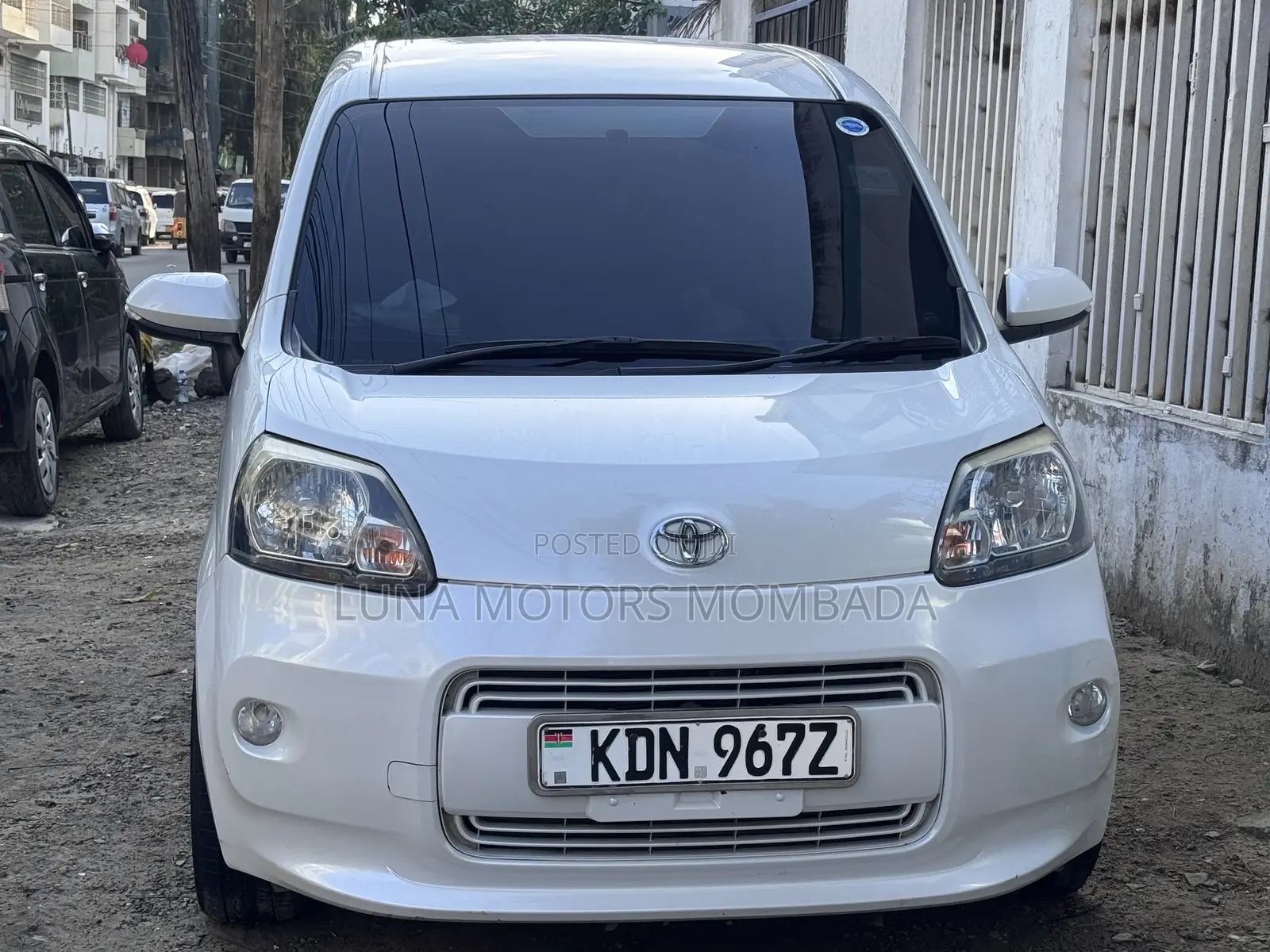 Toyota Porte 2016 White