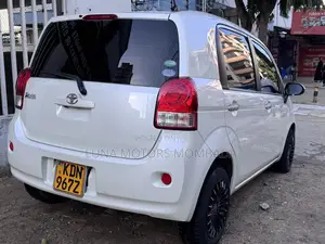 Toyota Porte 2016 White