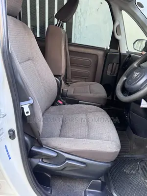 Toyota Porte 2016 White